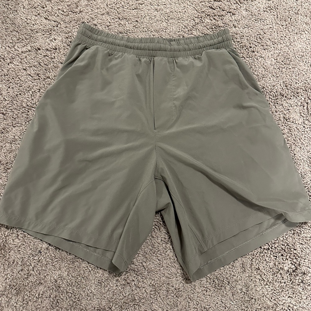 Lululemon Men’s Pace Breaker unlined short - Small
